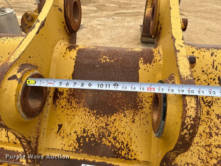 image for item EJ3313 Caterpillar excavator bucket