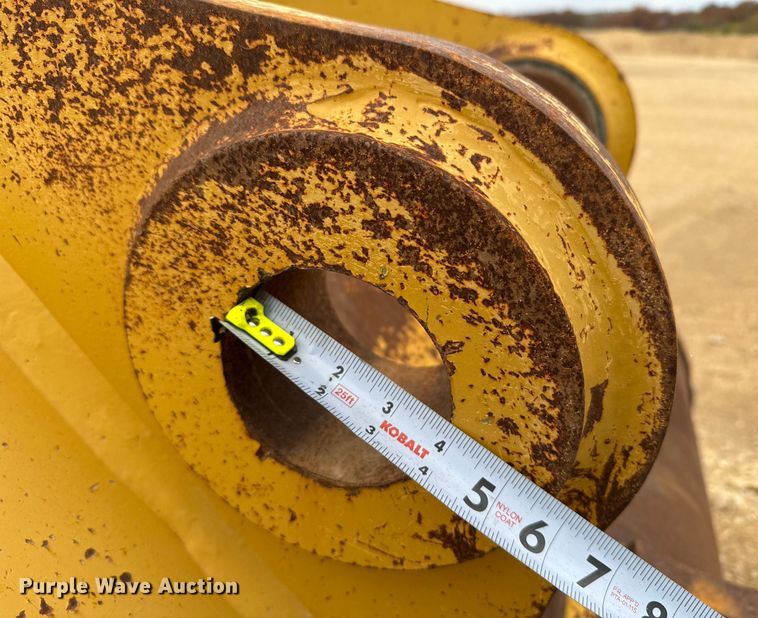 image for item EJ3313 Caterpillar excavator bucket