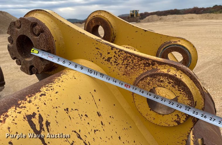 image for item EJ3313 Caterpillar excavator bucket