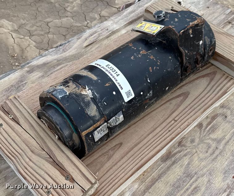 image for item EJ3314 Caterpillar 297-9250 track tensioner