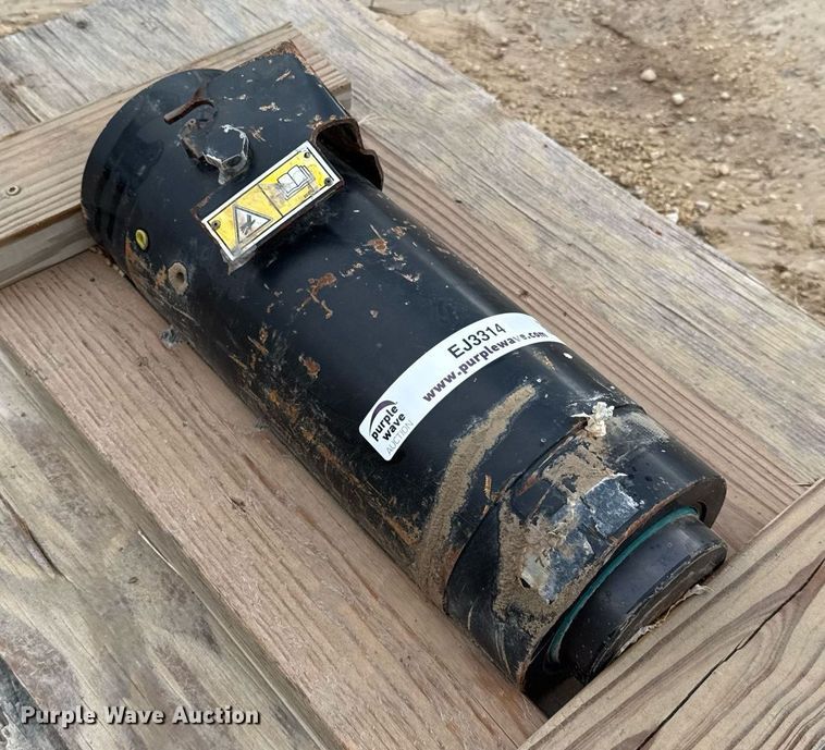 image for item EJ3314 Caterpillar 297-9250 track tensioner