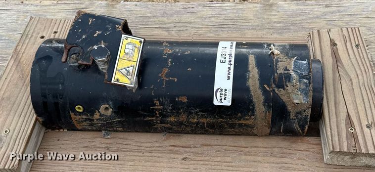 image for item EJ3314 Caterpillar 297-9250 track tensioner