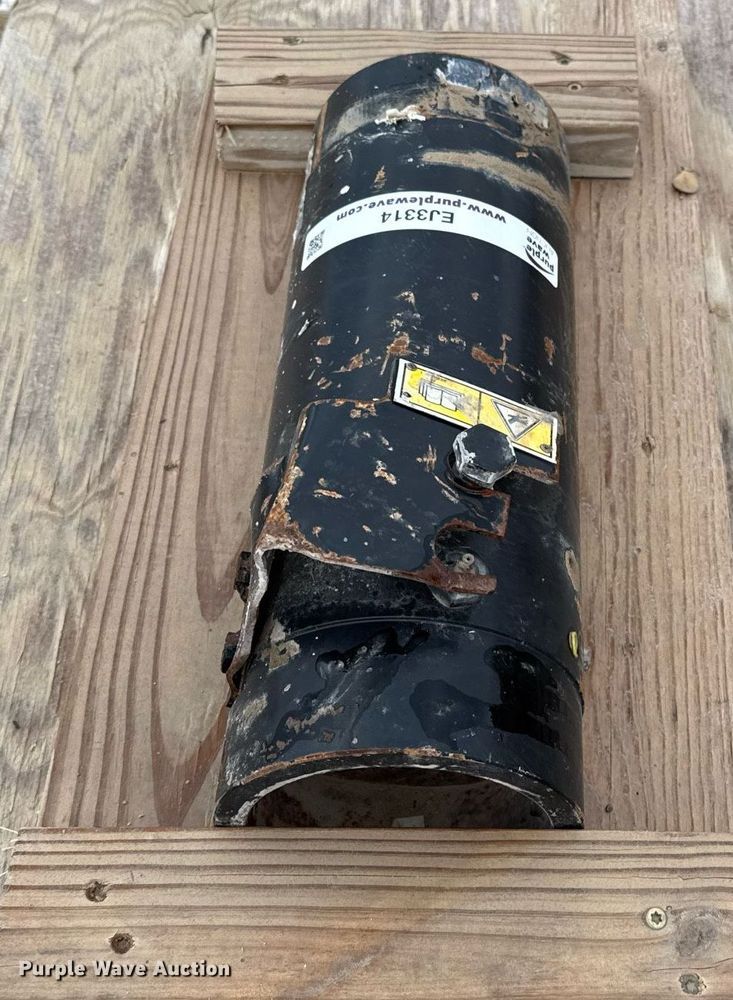 image for item EJ3314 Caterpillar 297-9250 track tensioner