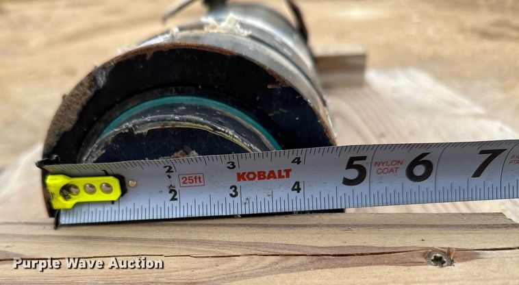 image for item EJ3314 Caterpillar 297-9250 track tensioner