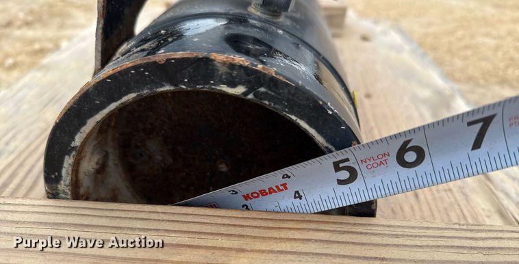 image for item EJ3314 Caterpillar 297-9250 track tensioner