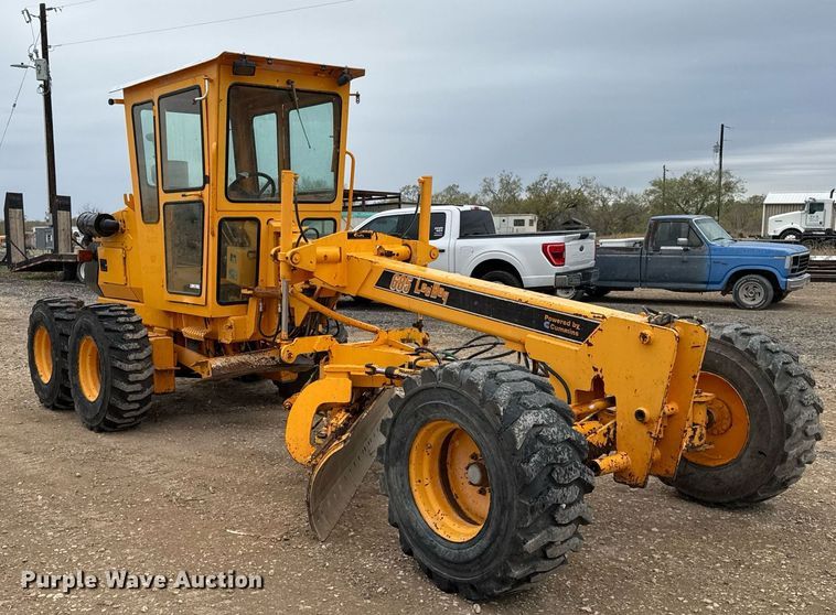image for item EJ3320 2002 LeeBoy 685 motor grader