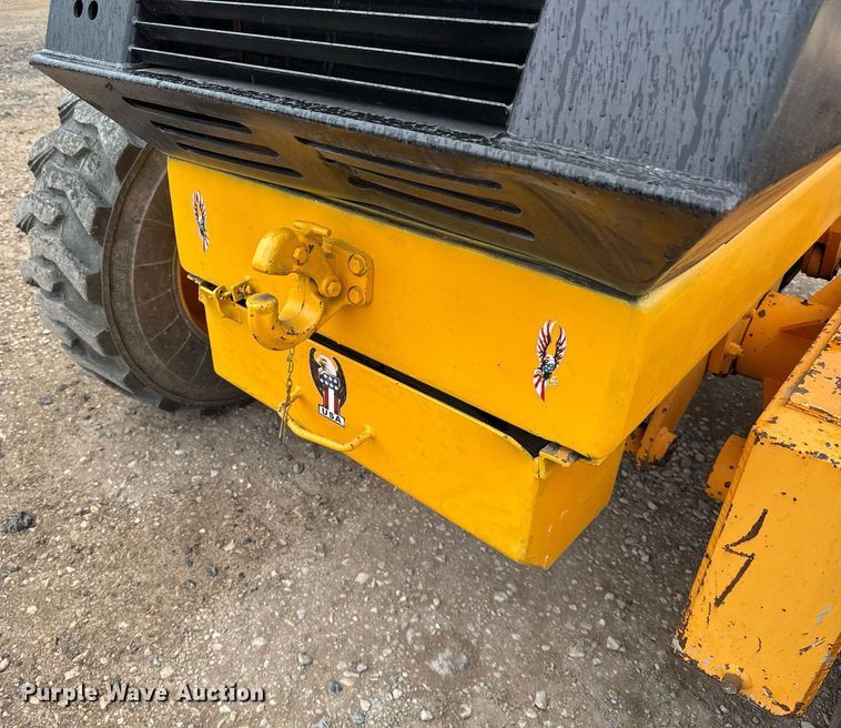 image for item EJ3320 2002 LeeBoy 685 motor grader