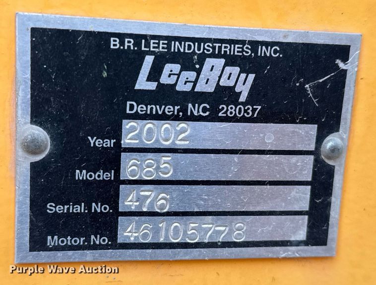 image for item EJ3320 2002 LeeBoy 685 motor grader