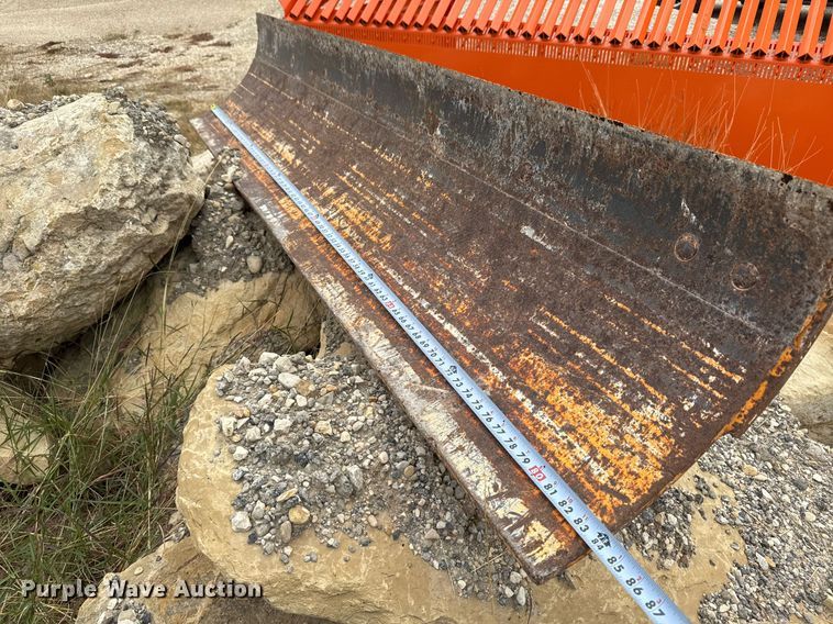 image for item EJ3320 2002 LeeBoy 685 motor grader