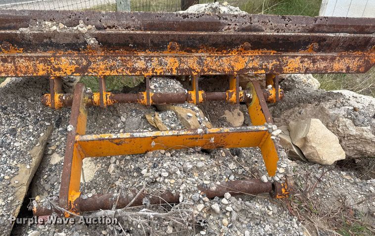 image for item EJ3320 2002 LeeBoy 685 motor grader