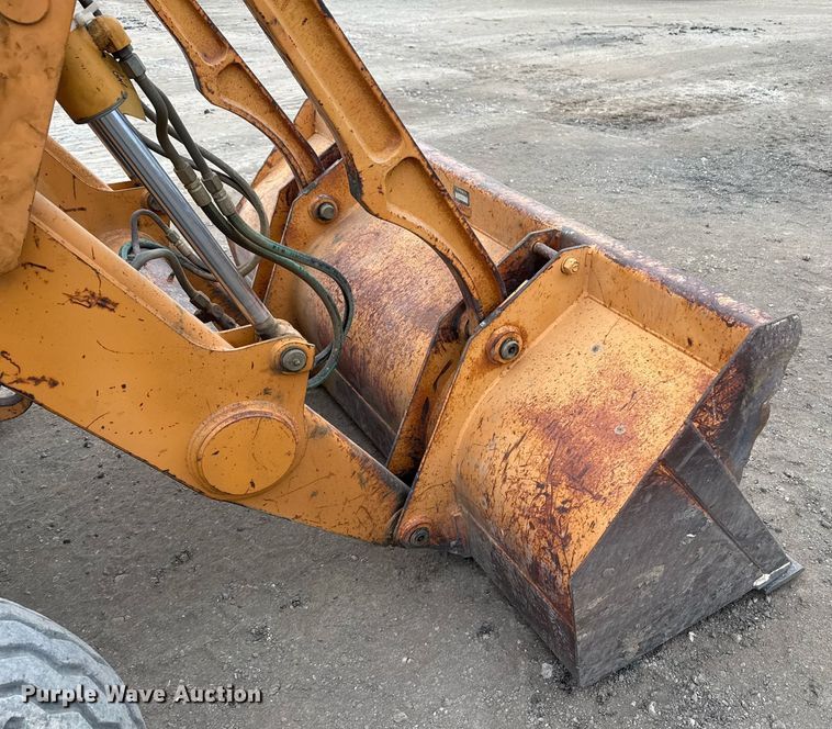 image for item EJ3323 2005 Case 570MXT industrial tractor