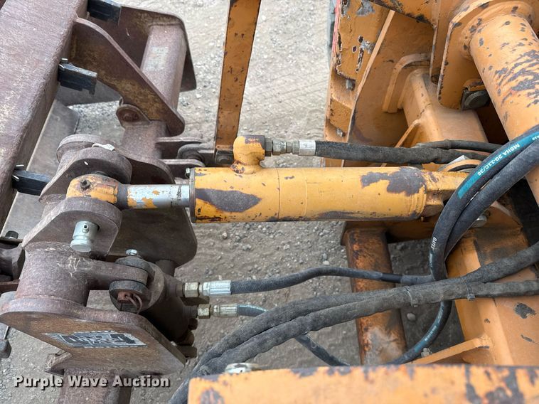 image for item EJ3323 2005 Case 570MXT industrial tractor