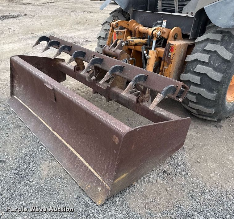 image for item EJ3323 2005 Case 570MXT industrial tractor