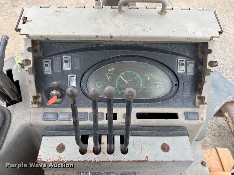 image for item EJ3323 2005 Case 570MXT industrial tractor