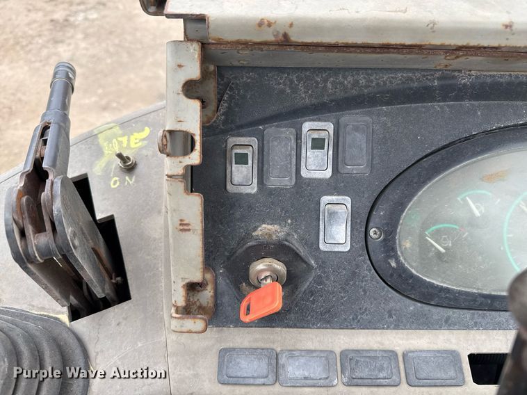 image for item EJ3323 2005 Case 570MXT industrial tractor