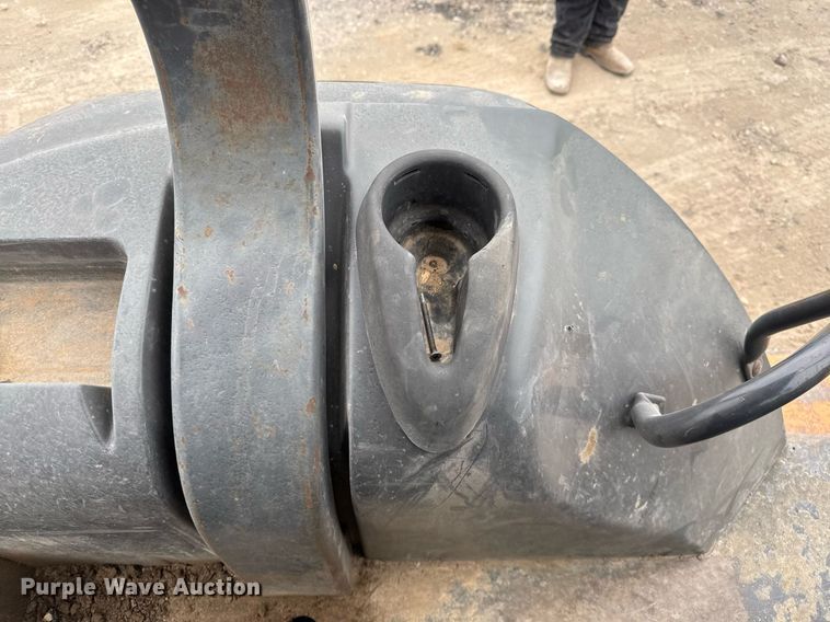 image for item EJ3323 2005 Case 570MXT industrial tractor