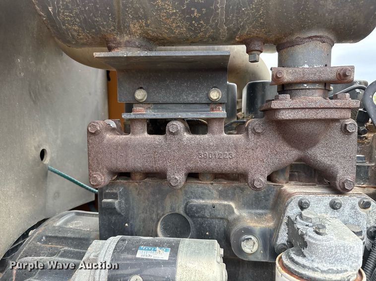 image for item EJ3323 2005 Case 570MXT industrial tractor