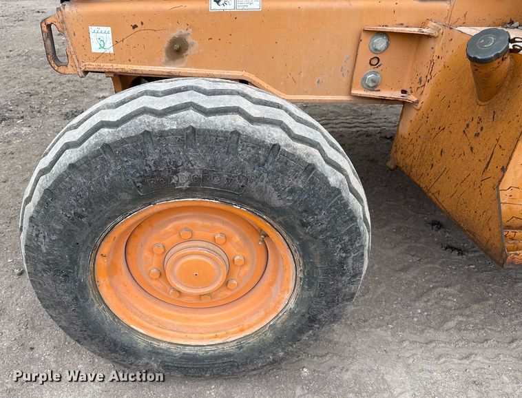 image for item EJ3323 2005 Case 570MXT industrial tractor