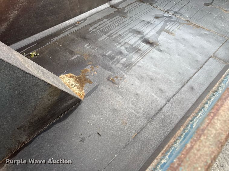 image for item EJ3324 1994 Peterbilt 377 dump truck