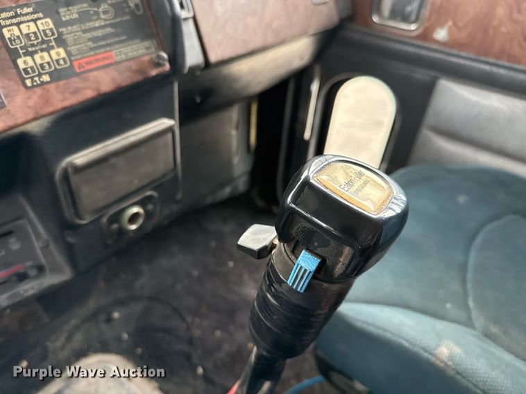 image for item EJ3324 1994 Peterbilt 377 dump truck