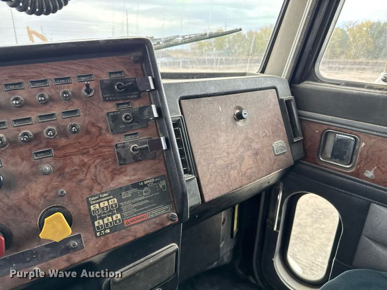 image for item EJ3324 1994 Peterbilt 377 dump truck