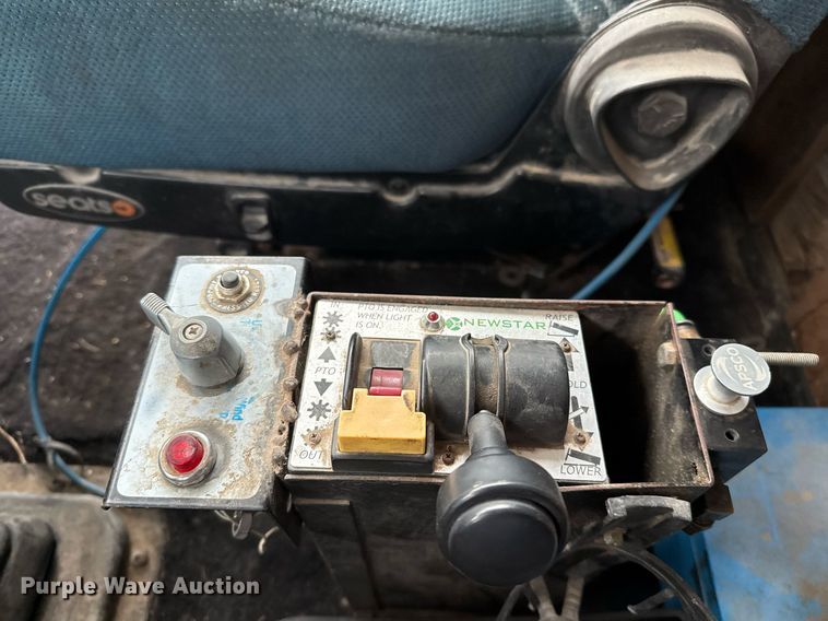 image for item EJ3324 1994 Peterbilt 377 dump truck