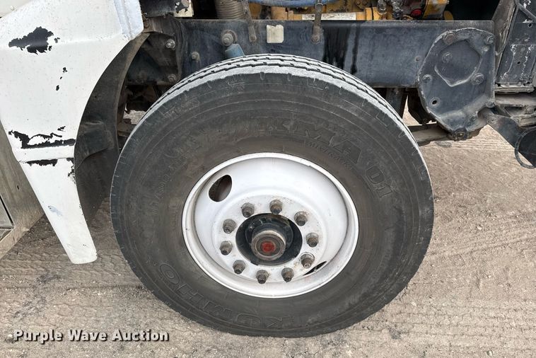 image for item EJ3324 1994 Peterbilt 377 dump truck