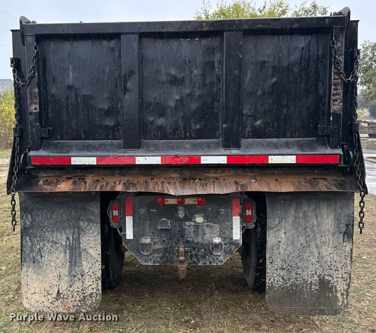 image for item EJ3326 2000 GMC C7500 dump truck