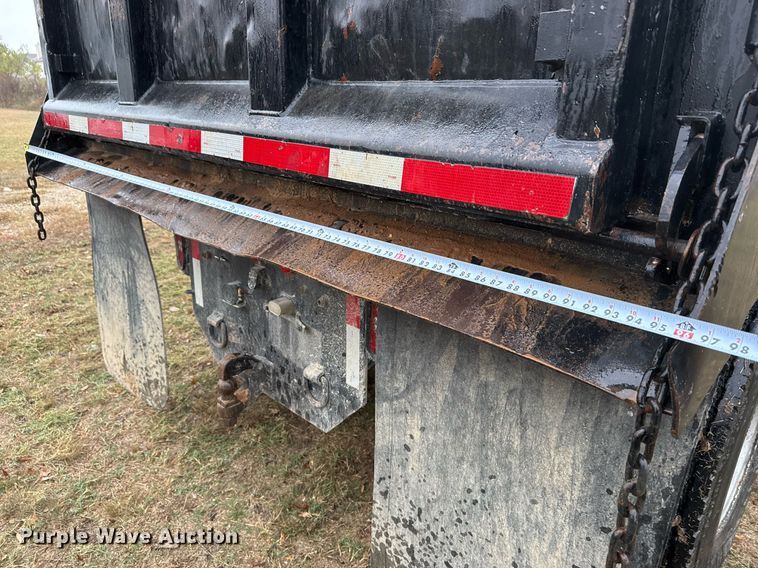 image for item EJ3326 2000 GMC C7500 dump truck