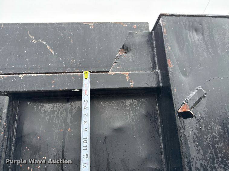 image for item EJ3326 2000 GMC C7500 dump truck