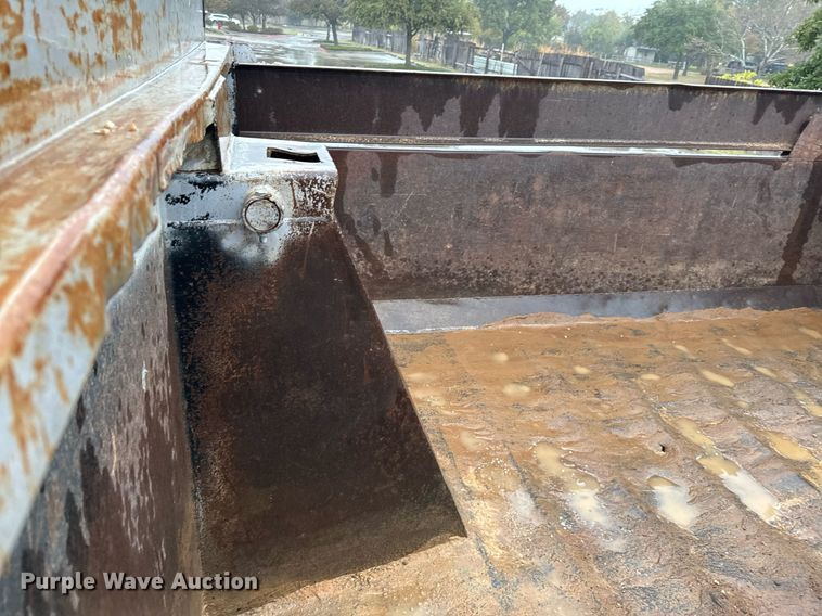 image for item EJ3326 2000 GMC C7500 dump truck