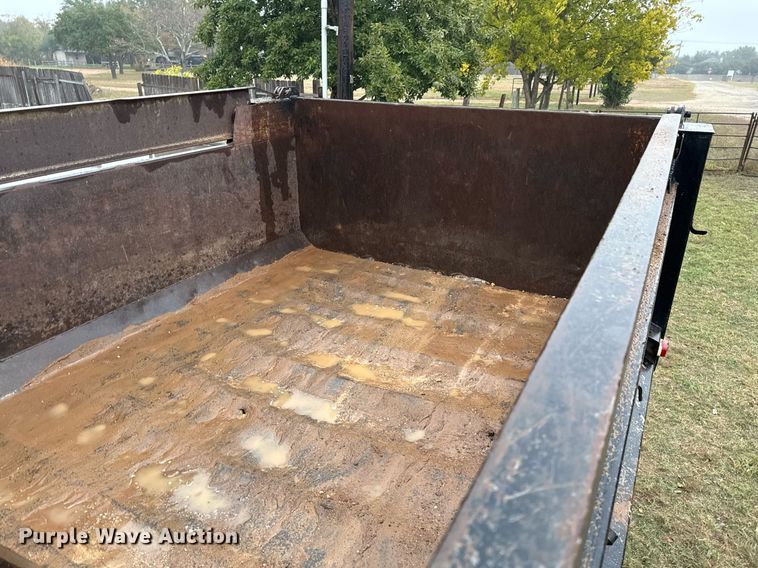 image for item EJ3326 2000 GMC C7500 dump truck