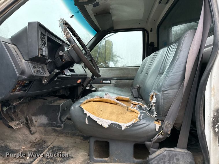 image for item EJ3326 2000 GMC C7500 dump truck