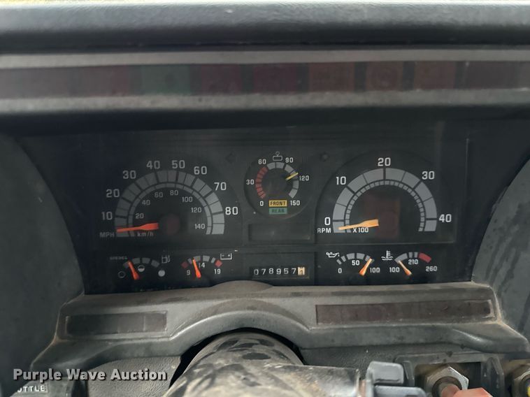 image for item EJ3326 2000 GMC C7500 dump truck