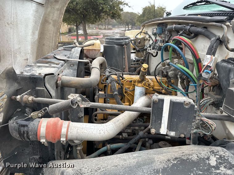 image for item EJ3326 2000 GMC C7500 dump truck