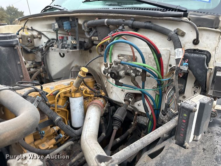 image for item EJ3326 2000 GMC C7500 dump truck