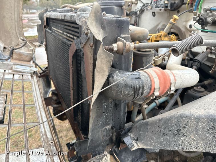 image for item EJ3326 2000 GMC C7500 dump truck