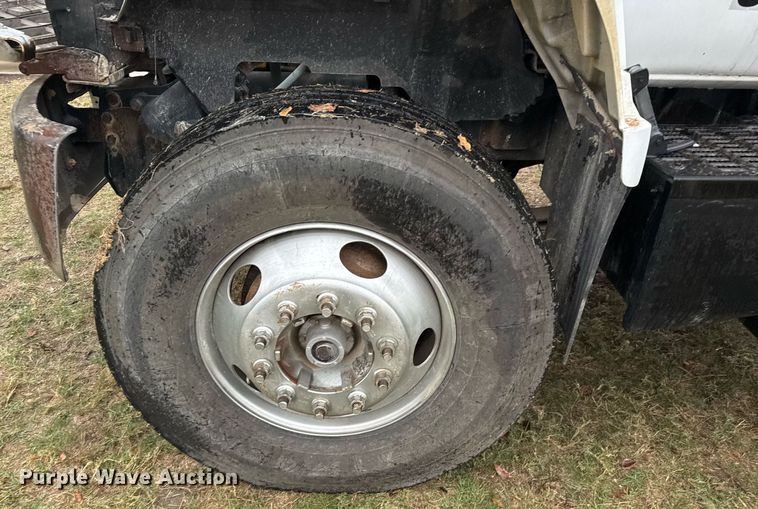 image for item EJ3326 2000 GMC C7500 dump truck