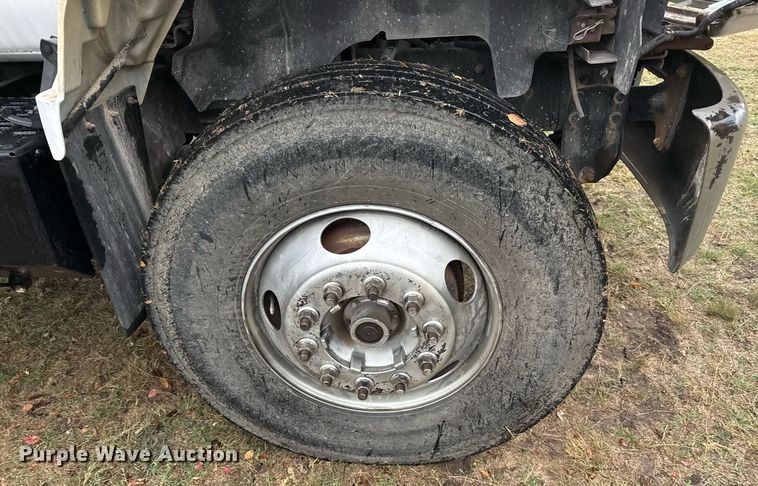 image for item EJ3326 2000 GMC C7500 dump truck