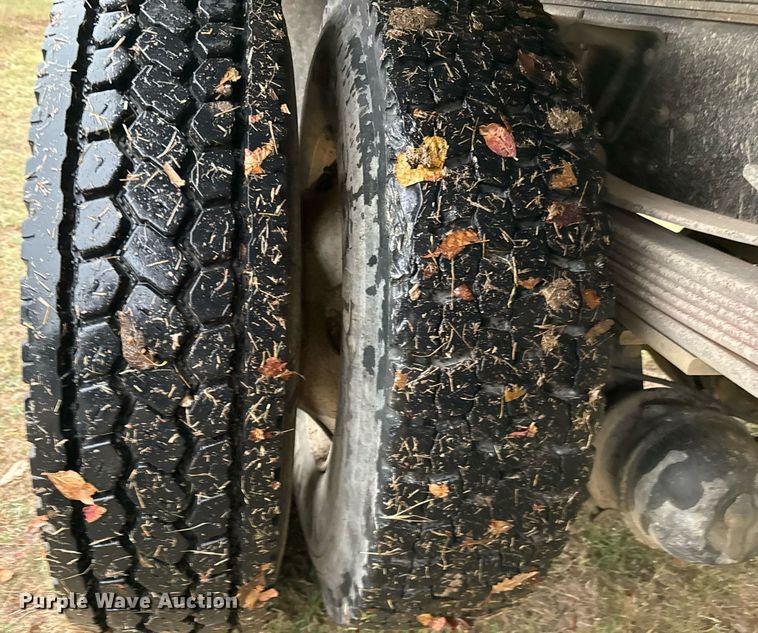 image for item EJ3326 2000 GMC C7500 dump truck