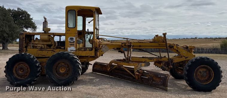 image for item EJ3327 1971 Caterpillar 120 rigid frame motor grader
