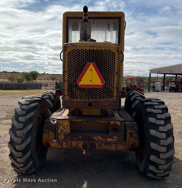 image for item EJ3327 1971 Caterpillar 120 rigid frame motor grader