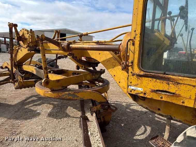 image for item EJ3327 1971 Caterpillar 120 rigid frame motor grader