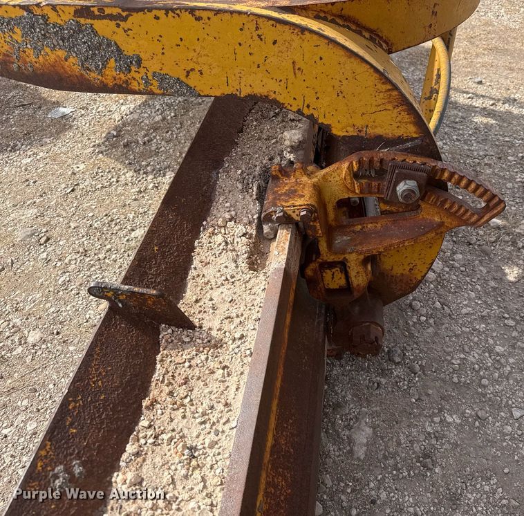 image for item EJ3327 1971 Caterpillar 120 rigid frame motor grader