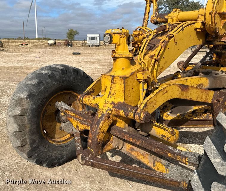 image for item EJ3327 1971 Caterpillar 120 rigid frame motor grader