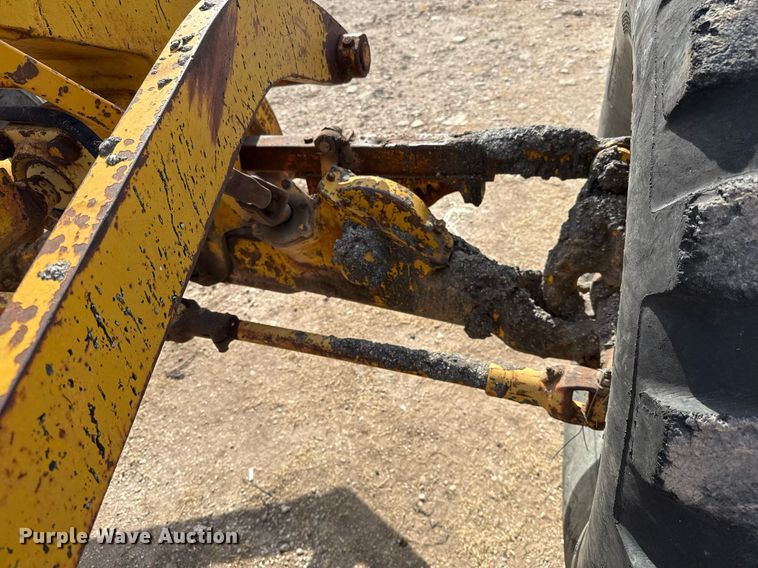 image for item EJ3327 1971 Caterpillar 120 rigid frame motor grader