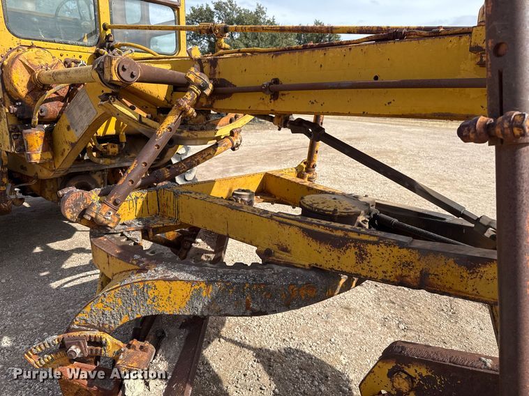 image for item EJ3327 1971 Caterpillar 120 rigid frame motor grader