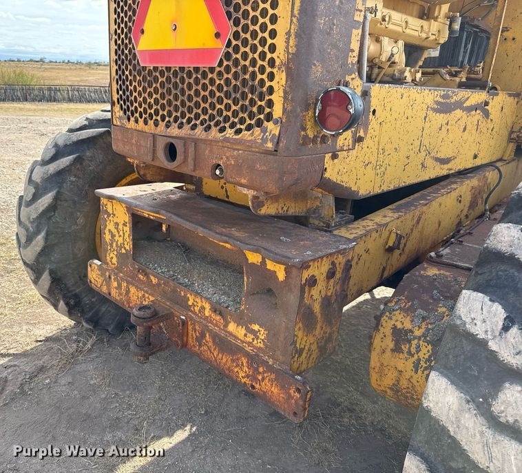 image for item EJ3327 1971 Caterpillar 120 rigid frame motor grader