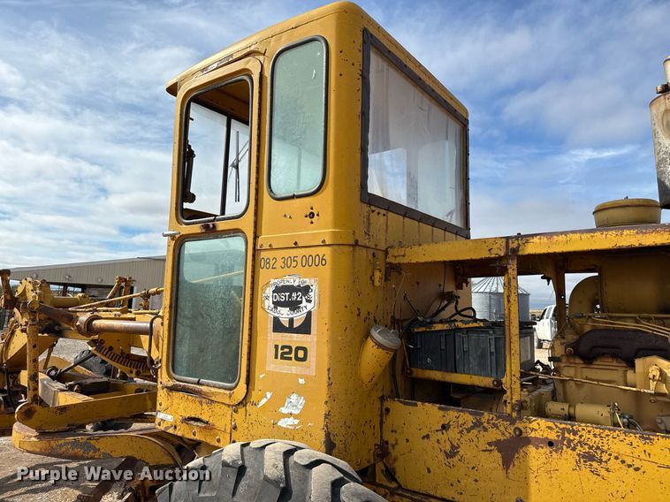 image for item EJ3327 1971 Caterpillar 120 rigid frame motor grader