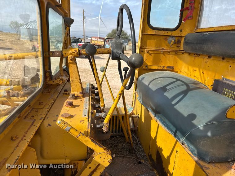 image for item EJ3327 1971 Caterpillar 120 rigid frame motor grader